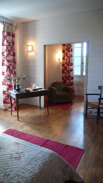Chambres D'Hotes Logis De L'Astree Saint-Bris-des-Bois Екстериор снимка