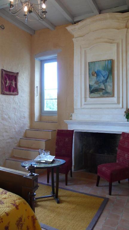 Chambres D'Hotes Logis De L'Astree Saint-Bris-des-Bois Стая снимка