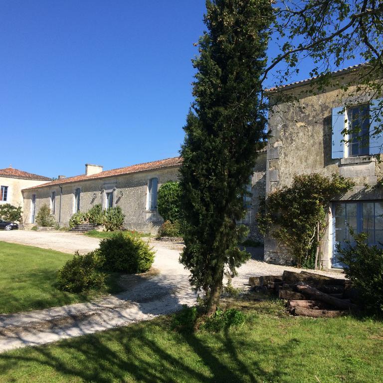 Chambres D'Hotes Logis De L'Astree Saint-Bris-des-Bois Екстериор снимка